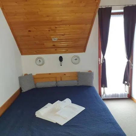 Csopaki Hajos Apartament *